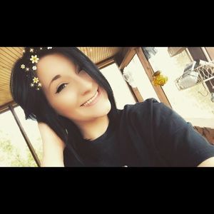 Meet your Posher, Kayla